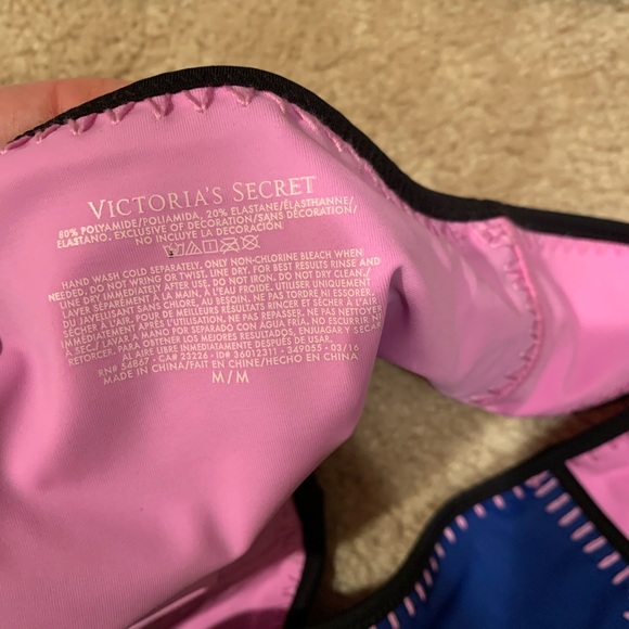 Victoria’s Secret Bikini - Picture 4 of 5